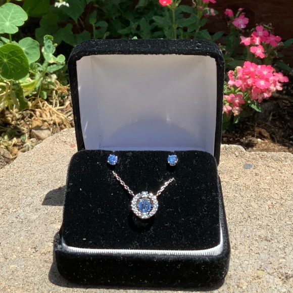 Swarovski Sparkling Dance Set Round, Blue, Rhodium Plated Earring & Necklace - Picture 3 of 5